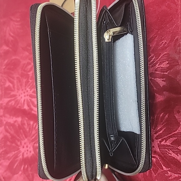 ****SALE***  👜 Chic Steve Madden Wristlet with Tag 👜 - Picture 7 of 11